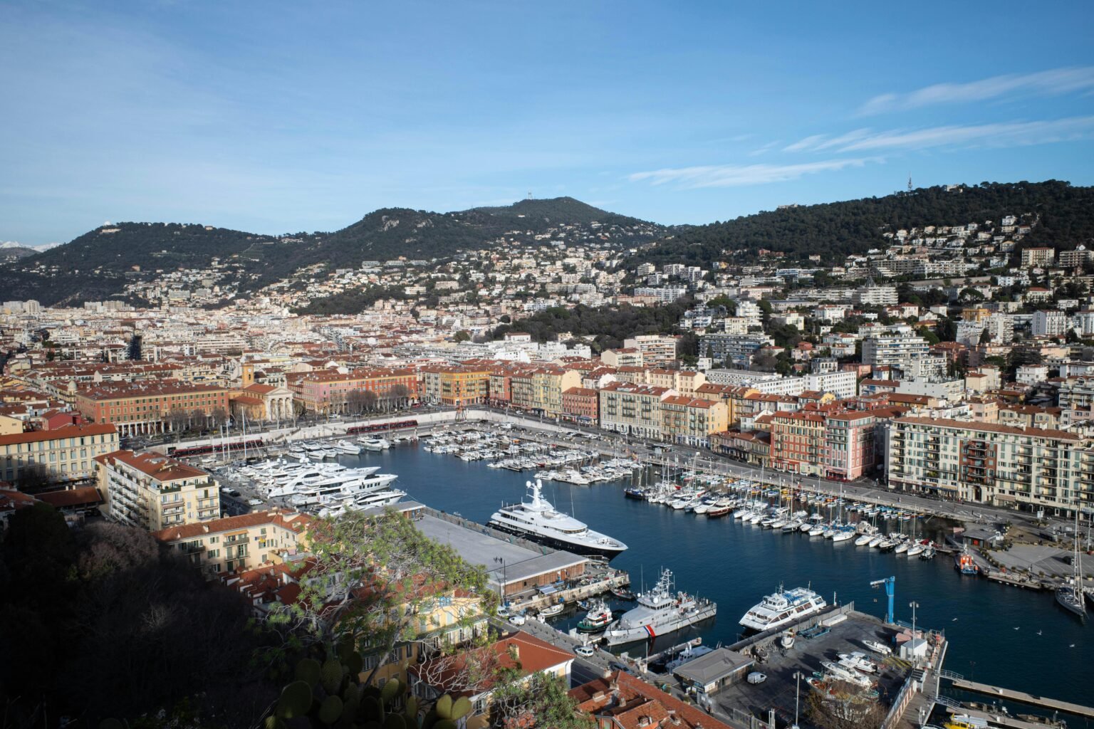 Vue sur le port de Nice