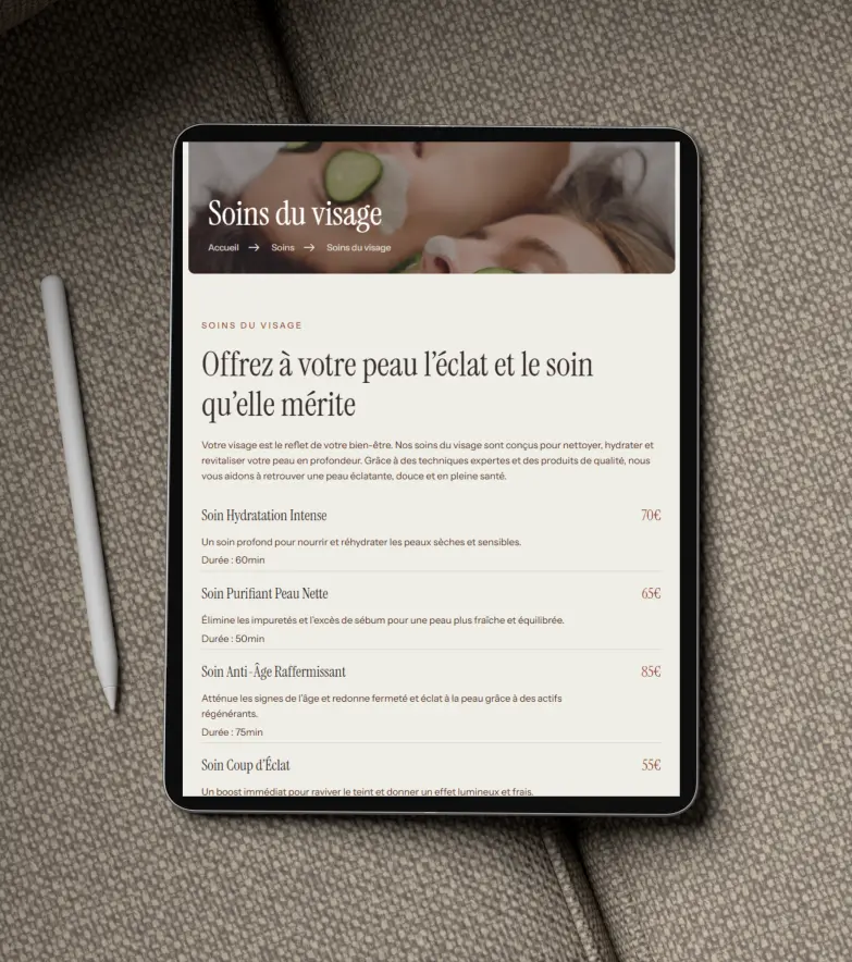 Tablette affichant un site internet vitrine WordPress réalisé par Besnard Design